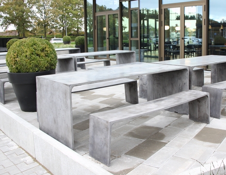 Betonmøbler til topmoderne kontorhus i Odense
